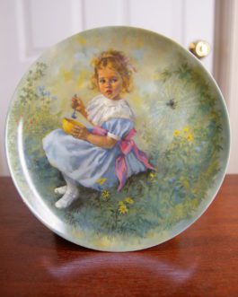 Little Miss Muffet Collectors Plate Bradex #86-R60-2.3